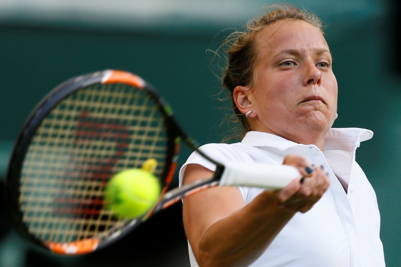 Tenistka Barbora Strýcová postoupila na turnaji v New Havenu do druhého kola. Tenistka Barbora Strýcová postoupila na turnaji v New Havenu do druhého kola.
