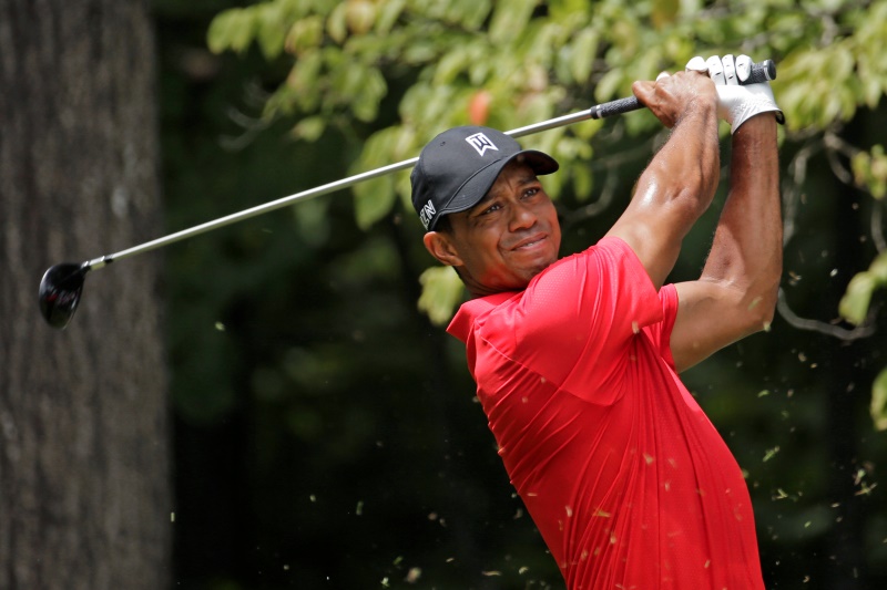 Golfista Tiger Woods nezvládl závěr turnaje Wyndham Championship a místo útoku na první vítězství na okruhu PGA Tour po téměř dvou letech se v Greensboro propadl na dělené desáté místo. Golfista Tiger Woods nezvládl závěr turnaje Wyndham Championship a místo útoku na první vítězství na okruhu PGA Tour po téměř dvou letech se v Greensboro propadl na dělené desáté místo.