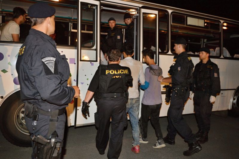 Česká policie od začátku června zpřísnila kontroly spojené s nelegální migrací (ilustrační foto).
