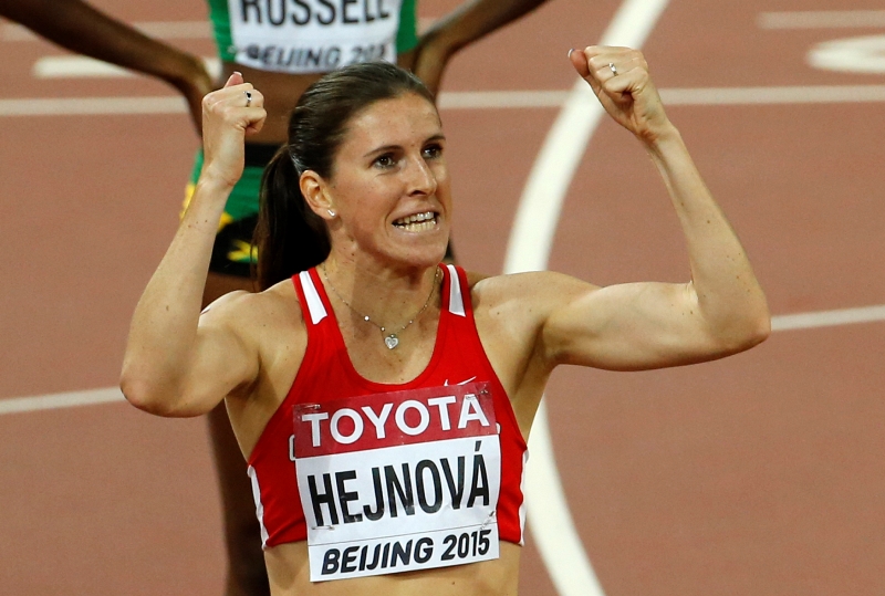 Zuzana Hejnová je na nejlepší cestě obhájit titul mistryně světa v běhu na 400 metrů překážek. Zuzana Hejnová je na nejlepší cestě obhájit titul mistryně světa v běhu na 400 metrů překážek.