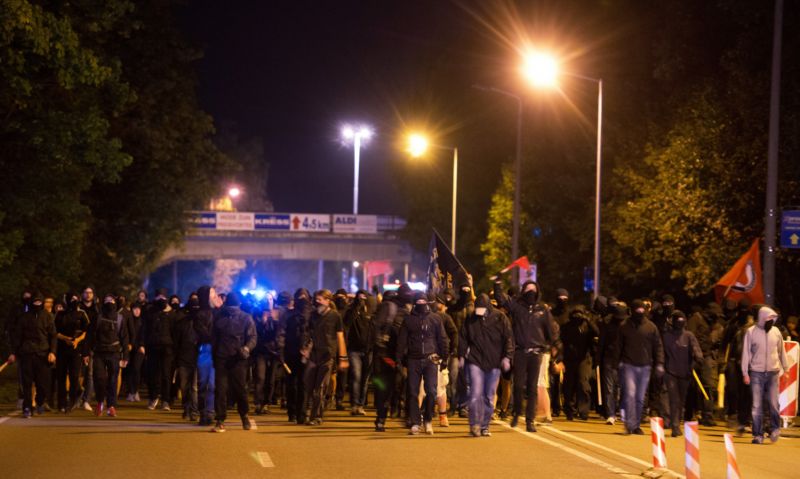 Extremističtí demonstranti v Německu. Extremističtí demonstranti v Německu.