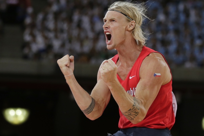 Tyčkař Michal Balner si v Pekingu doskočil pro životní výsledek. Sezona pro něj ale ještě nekončí. Čekají ho tři závody a pak také svatba.