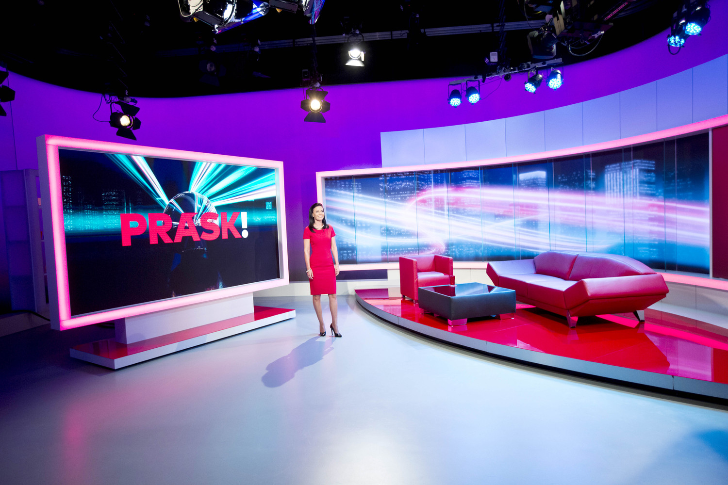 Nové studio pořadu Prásk! (zdroj: TV Nova). Nové studio pořadu Prásk! (zdroj: TV Nova).