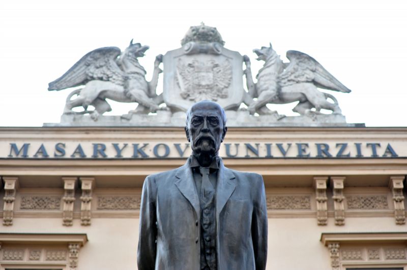 Masarykova univerzita.