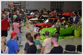 Netradiční automobilová výstava Prague Car Festival se koná na výstavišti v Letňanech.