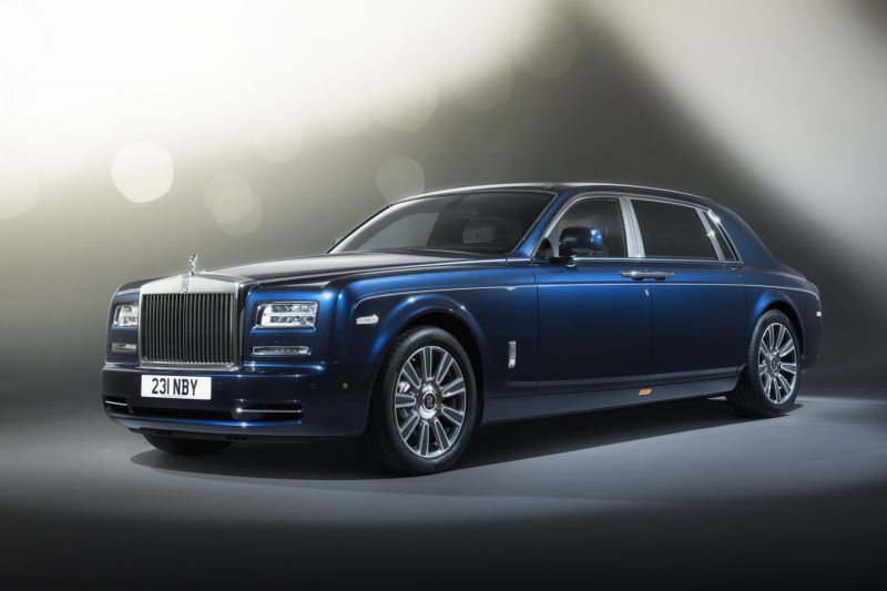 Mzi nabízenými modely by neměl chybět ani Rolls-Royce Phantom.