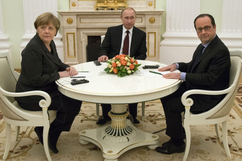 Merkelová, Hollande a Putin u kulatého stolu (ilustrační foto).