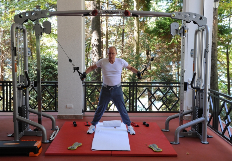 Vladimir Putin posiluje.