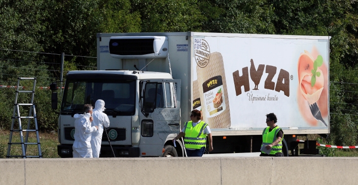 Náklaďák, v němž rakouská policie našla 71 mrtvých běženců. 