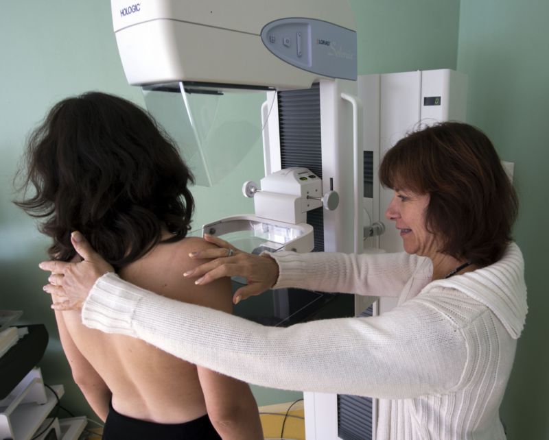 Screening rakoviny prsu u žen hradí zdravotní pojišťovna již několik let.