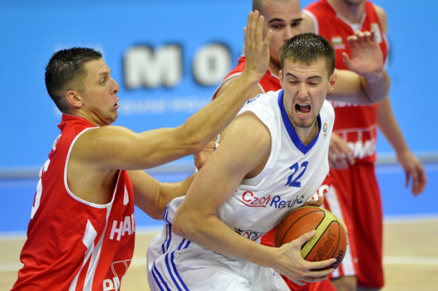 Ondřej Balvín (vpravo).
