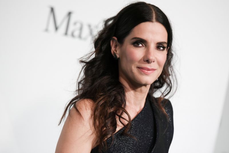 Sandra Bullock opět září štěstím.