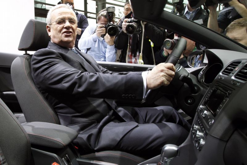 Martin Winterkorn zůstane v čele koncernu VW další období.
