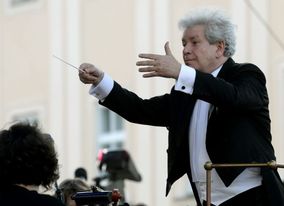 Šéfdirigent České filharmonie Jiří Bělohlávek.