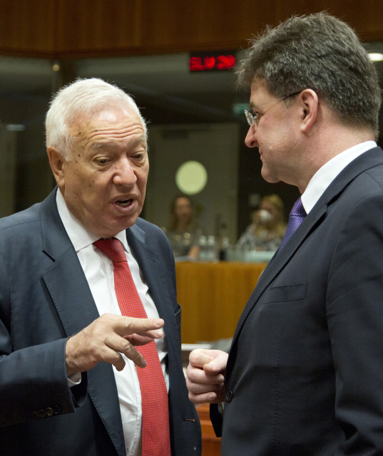 Španělský ministr zahraničí Manuel García-Margallo (vlevo). Španělský ministr zahraničí Manuel García-Margallo (vlevo).