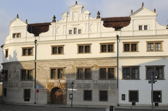 Čínská společnost CEFC kupuje další historickou budovu v Praze, získá Martinický palác na Hradčanském náměstí (na snímku z 22. února 2011).