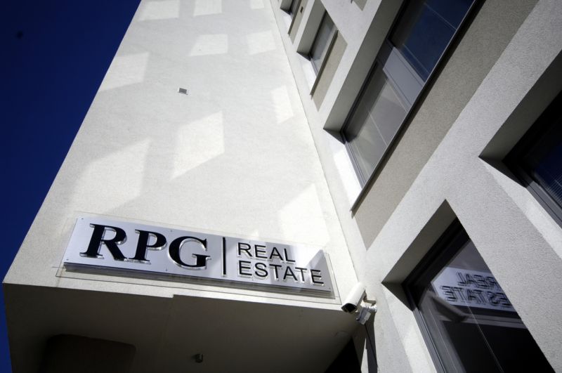 Sídlo společnosti spravující bytový fond OKD RPG Real Estate v Ostravě. Sídlo společnosti spravující bytový fond OKD RPG Real Estate v Ostravě.