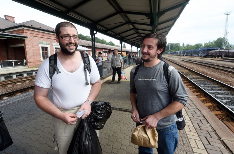 Vysokoškolsky vzdělaný počítačový inženýr ze Sýrie Abdal Rzzák může pokračovat v cestě.