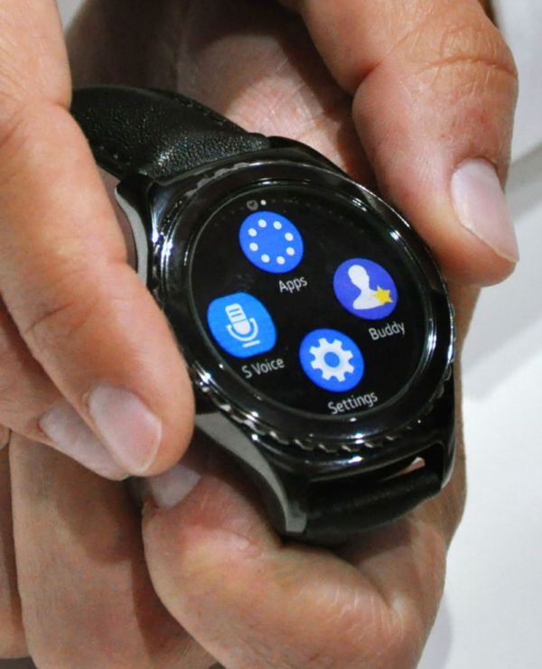 Nové hodinky Samsung Gear S2. Nové hodinky Samsung Gear S2.