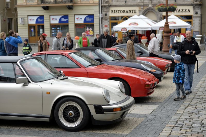 Do Liberce se sjel rekordní počet aut Porsche. Do Liberce se sjel rekordní počet aut Porsche.