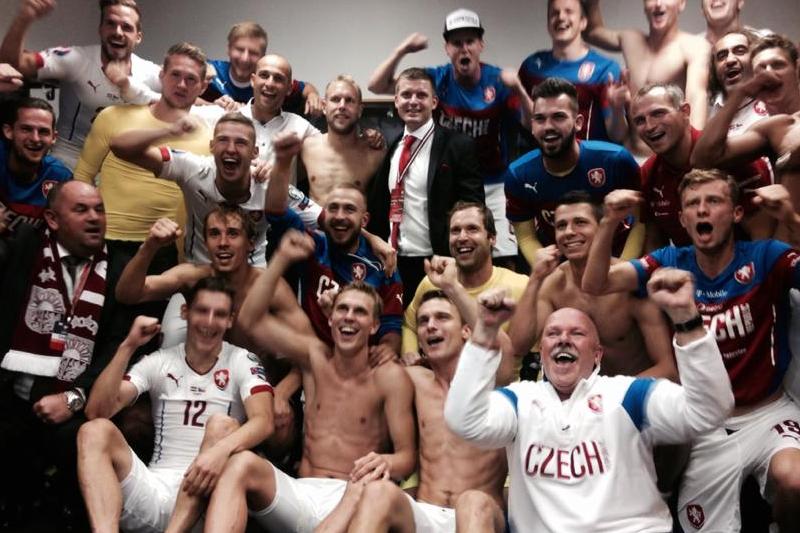 Obrovská radost českých fotbalistů. 