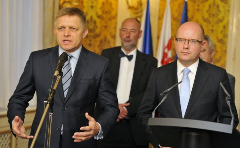 Bohuslav Sobotka a Robert Fico na jednání v Bratislavě.