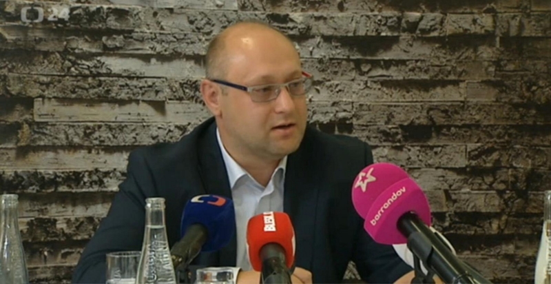 Darek Šváb. Darek Šváb.