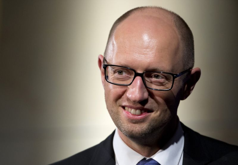 Ukrajinský předseda vlády Arsenij Jaceňuk. Ukrajinský předseda vlády Arsenij Jaceňuk.