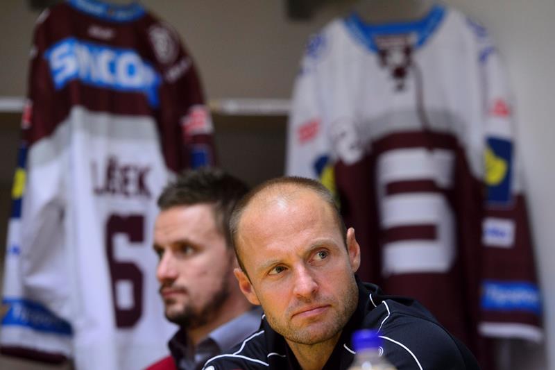 Nový kapitán Sparty Jaroslav Hlinka. Nový kapitán Sparty Jaroslav Hlinka.