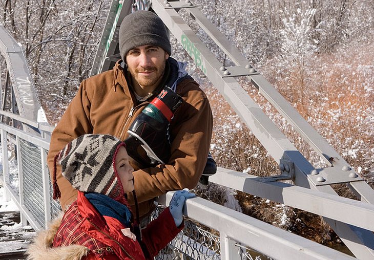 Jake Gyllenhaal ve snímku "Bratři". Na filmovém festivalu v Torontu se představí jako muž, který se musí vyrovnat s tragickou smrtí manželky.