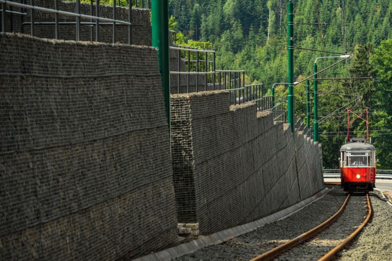 Pražský dopravní podnik připravil ke 140. výročí MHD výstavy, přednášky a prohlídku. Pražský dopravní podnik připravil ke 140. výročí MHD výstavy, přednášky a prohlídku.