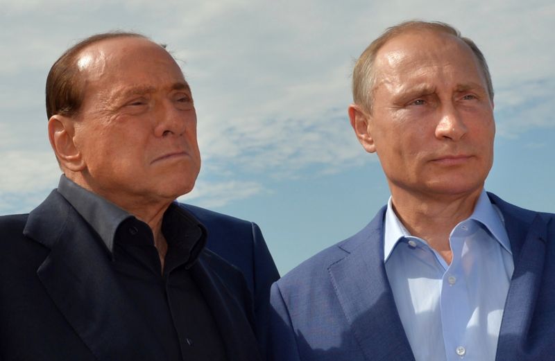 Silvio Berlusconi a Vladimír Putin. Silvio Berlusconi a Vladimír Putin.