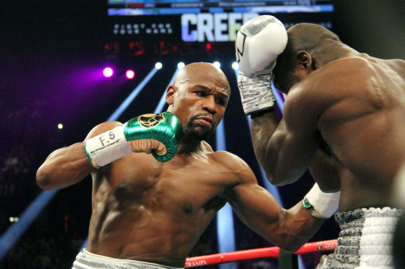 Floyd Mayweather (vlevo). Floyd Mayweather (vlevo).