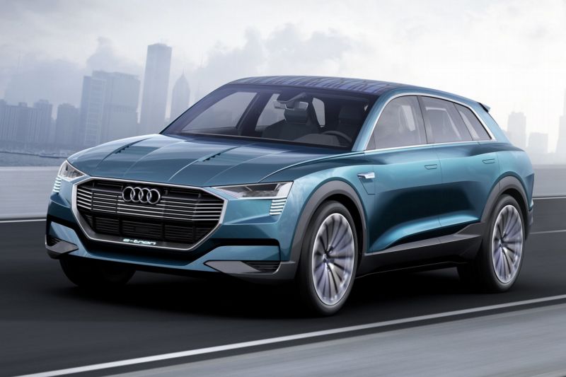 Audi e-tron quattro concept je poháněno třemi elektromotory. 
