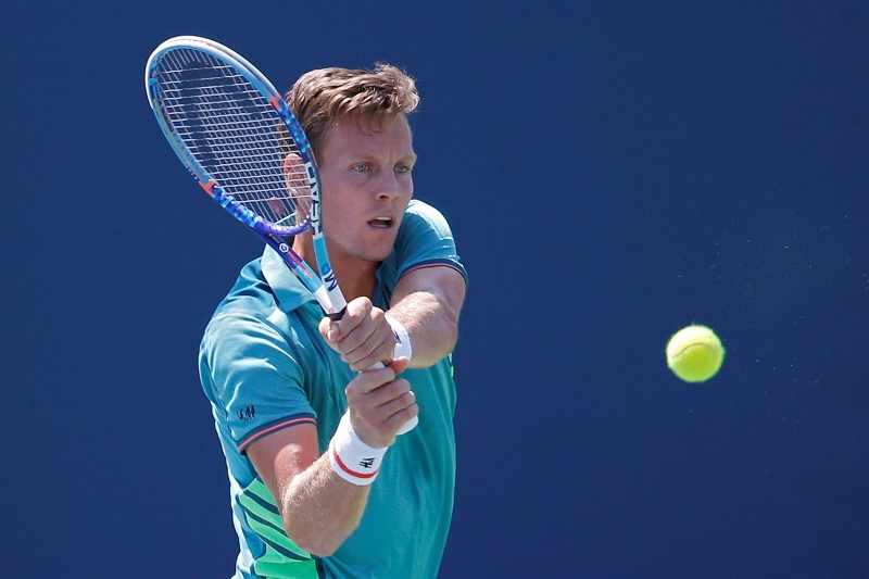 Už několik let patří tenista Tomáš Berdych díky stabilním výkonům k nejužší světové špičce, dvakrát dotáhl český tým k triumfu v Davisově poháru, ale k absolutní spokojenosti mu schází grandslamový titul. Už několik let patří tenista Tomáš Berdych díky stabilním výkonům k nejužší světové špičce, dvakrát dotáhl český tým k triumfu v Davisově poháru, ale k absolutní spokojenosti mu schází grandslamový titul.