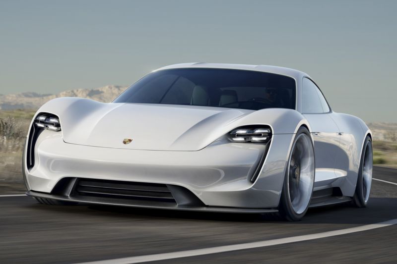 Koncept Mission E znamená první čistě elektricky poháněný čtyřmístný sportovní vůz v historii značky.