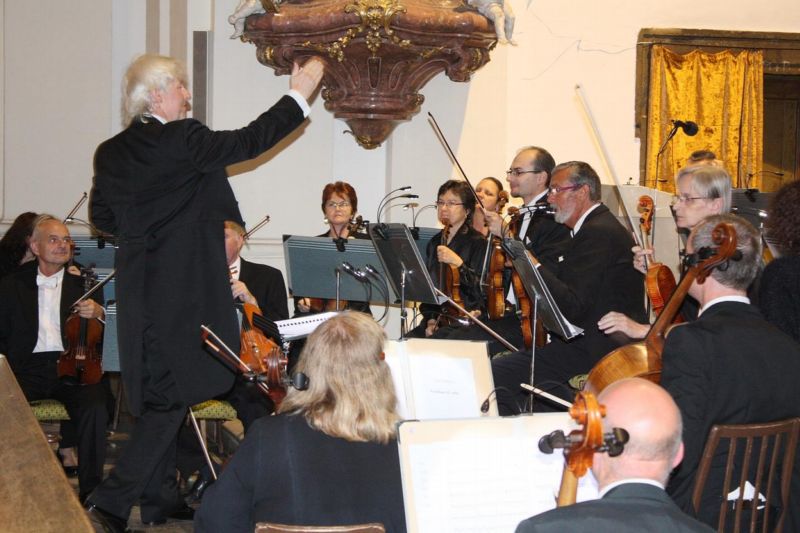 Festival připomíná hudbu skladatele, houslisty a dirigenta Karla Ditterse. Festival připomíná hudbu skladatele, houslisty a dirigenta Karla Ditterse.
