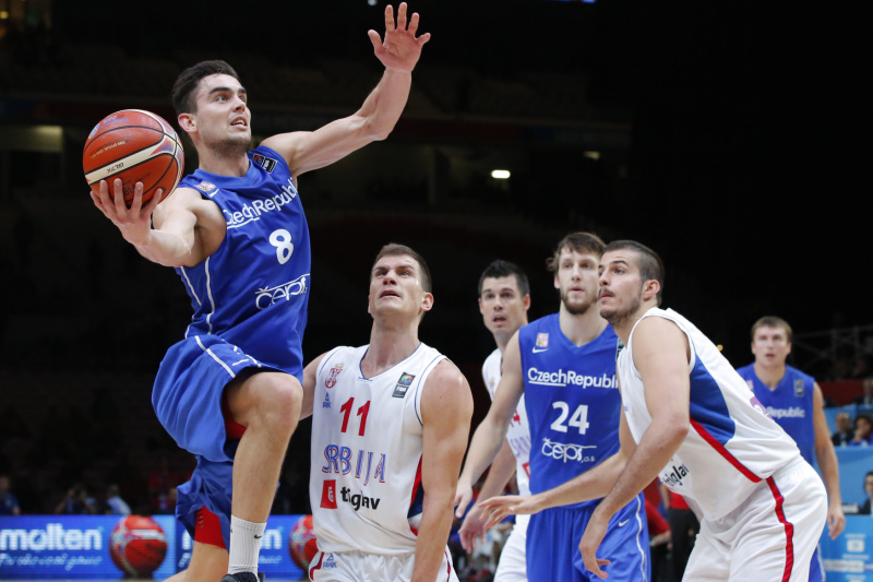 Čeští basketbalisté v utkání se Srbskem. Čeští basketbalisté v utkání se Srbskem.