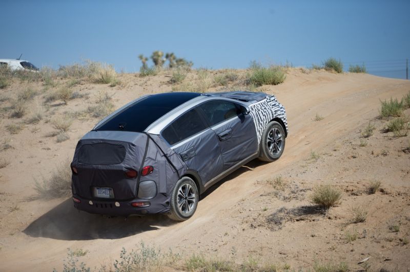 Kia Sportage při náročném testování v Údolí smrti.
