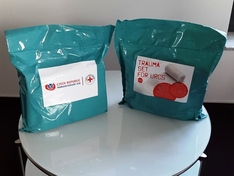 Traumasety určené pro Červený kříž na Ukrajině.