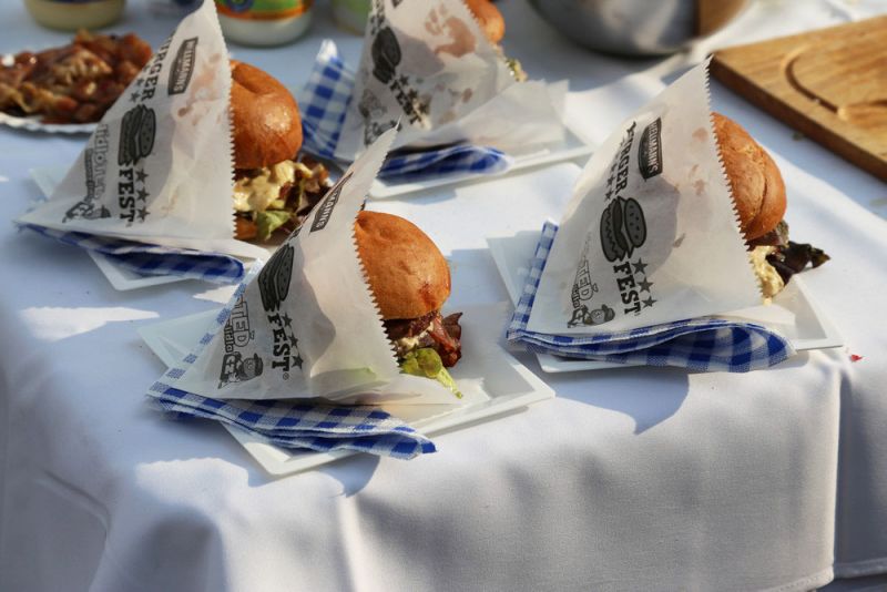 O tomto víkendu se koná Burgerfest, jeden z největších burgerových festivalů ve střední Evropě.