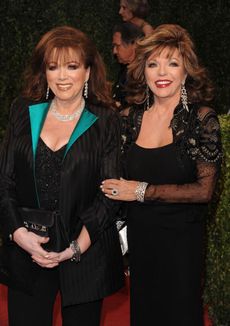 Slavné sestry. Jackie a Joan Collinsovy.
