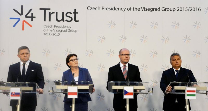 Mimořádný summit předsedů vlád zemí visegrádské skupiny k řešení migrační krize se konal 4. září v Praze.