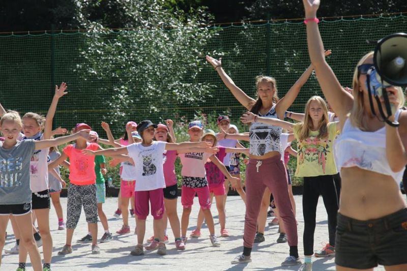 Pokusu se zúčastnilo 181 žáků, z toho 176 tančnic a pět tanečníků.