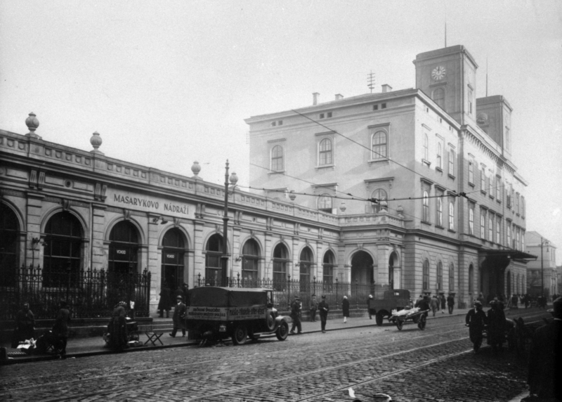 Masarykovo nádraží v Praze, 1932. Masarykovo nádraží v Praze, 1932.