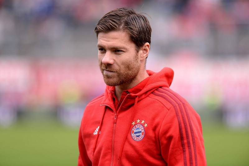 Španělský záložník Xabi Alonso je v rodné zemi vyšetřován kvůli možným daňovým únikům. Španělský záložník Xabi Alonso je v rodné zemi vyšetřován kvůli možným daňovým únikům.
