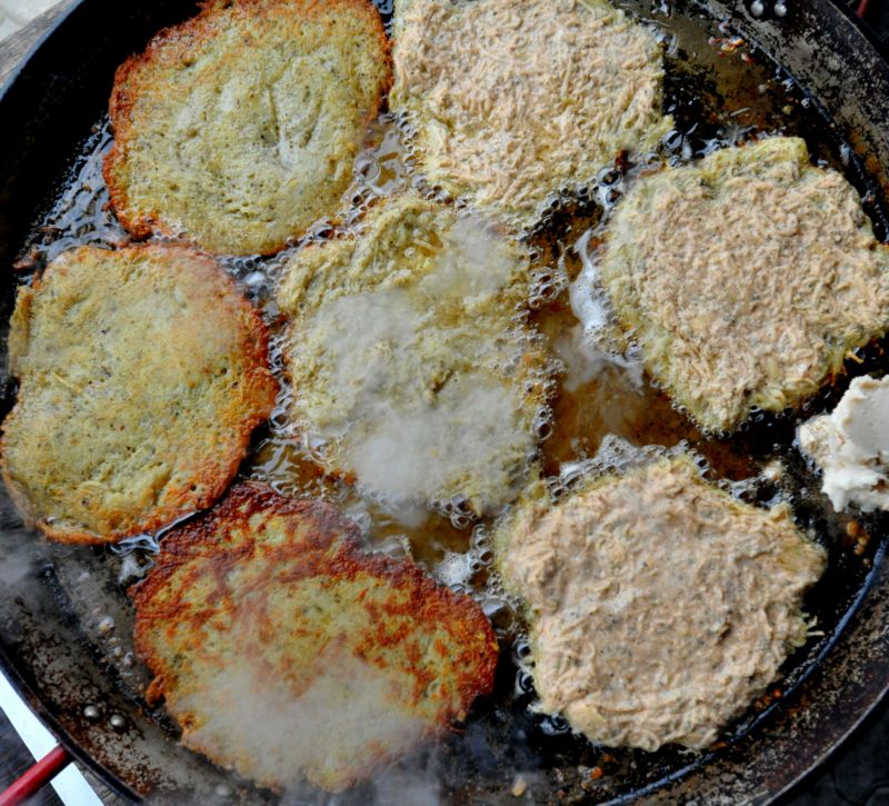 Mezi tradiční pokrmy zajisté patří i bramboráky. Mezi tradiční pokrmy zajisté patří i bramboráky.
