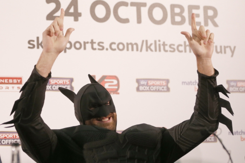 Tyson Fury v přestrojení za Batmana.