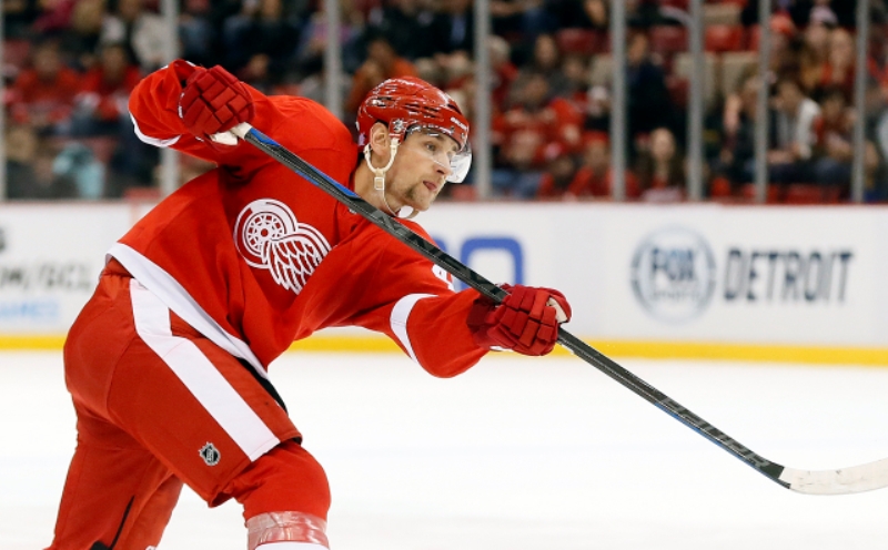 Obdánce Detroitu Jakub Kindl.