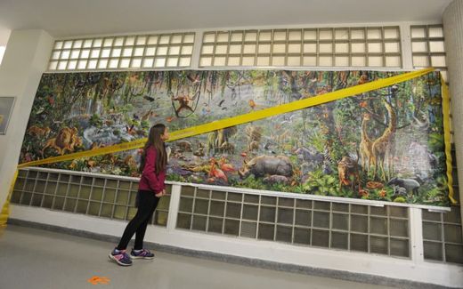 Puzzle je vysoké 1,6 metru a dlouhé 5,7 metru.